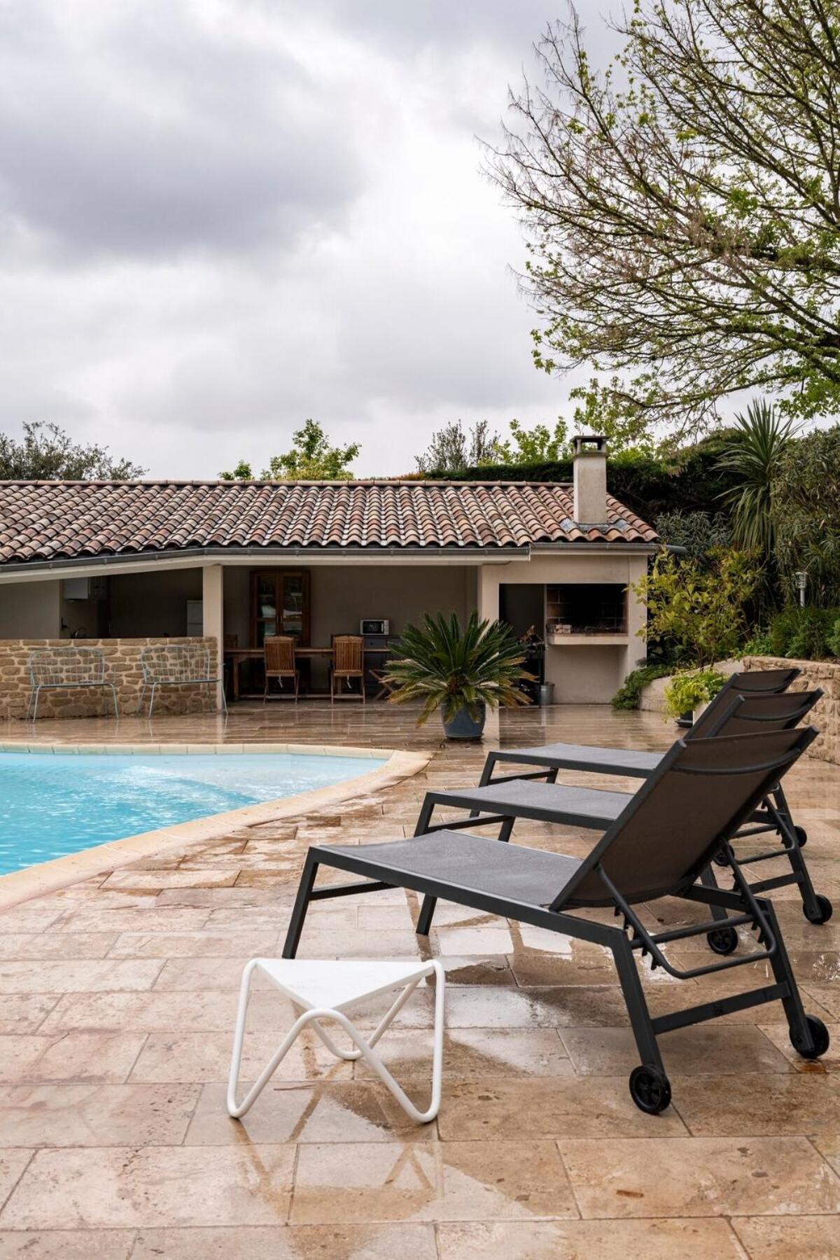 La Villa Moursoise 4 Etoiles Экстерьер фото