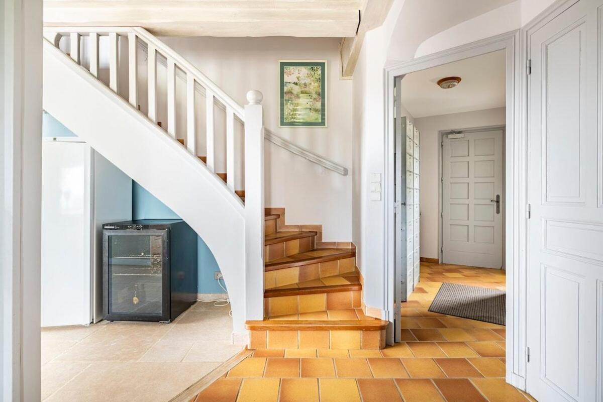 La Villa Moursoise 4 Etoiles Экстерьер фото