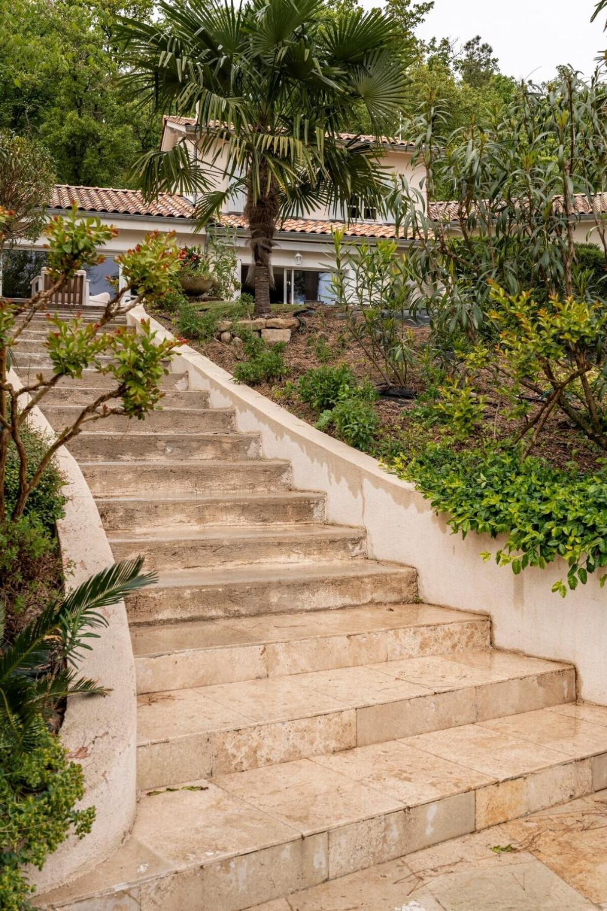 La Villa Moursoise 4 Etoiles Экстерьер фото